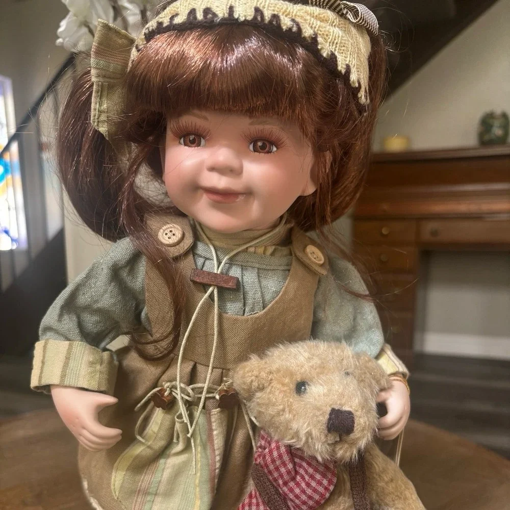 The‎ Broadway Collection Porcelain Doll